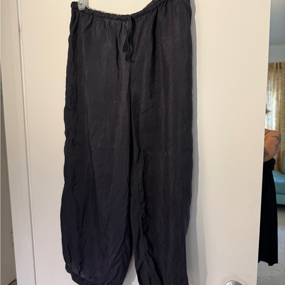 Elegant Black Cropped Pants